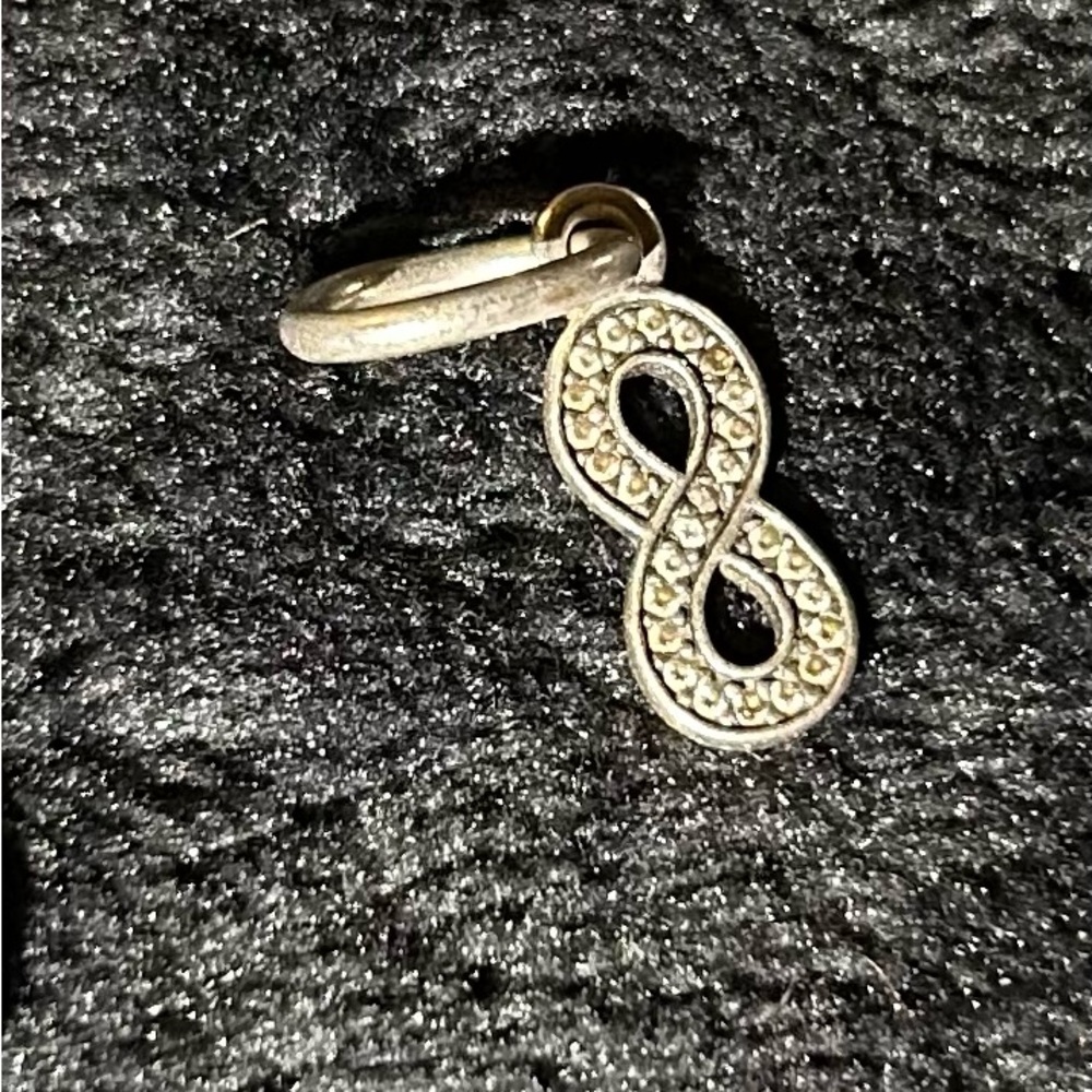Elegant Infinity Pendant in Gold and Silver